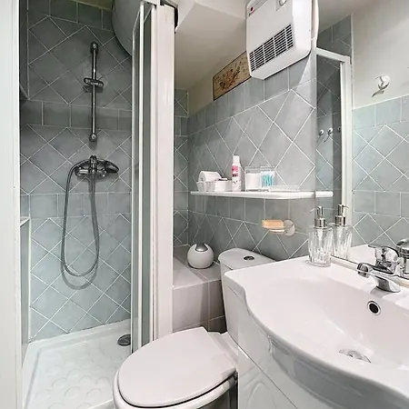 Cosy Avec Jardin Privatif - Carabacel, * Nizza